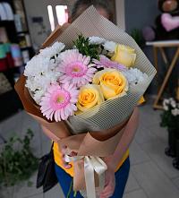 Букет цветов из:  Герберы, Розы и Хризантемы в Шаликово